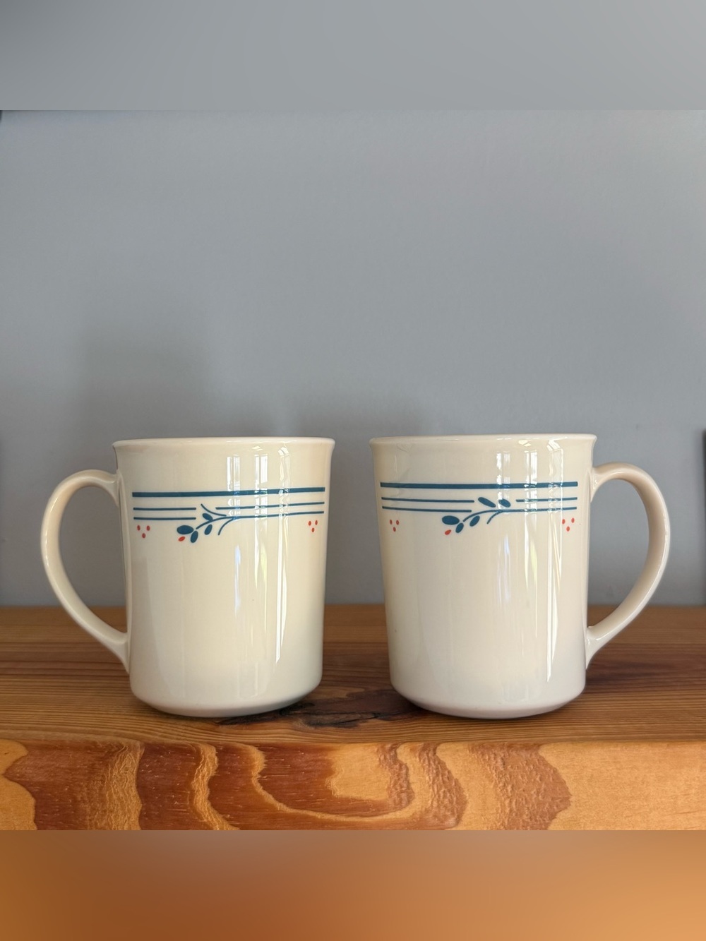 Corning Blue Violets Set of 2 Mugs - Cream & Blue